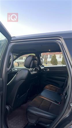 جیپ گراند شیرۆکی